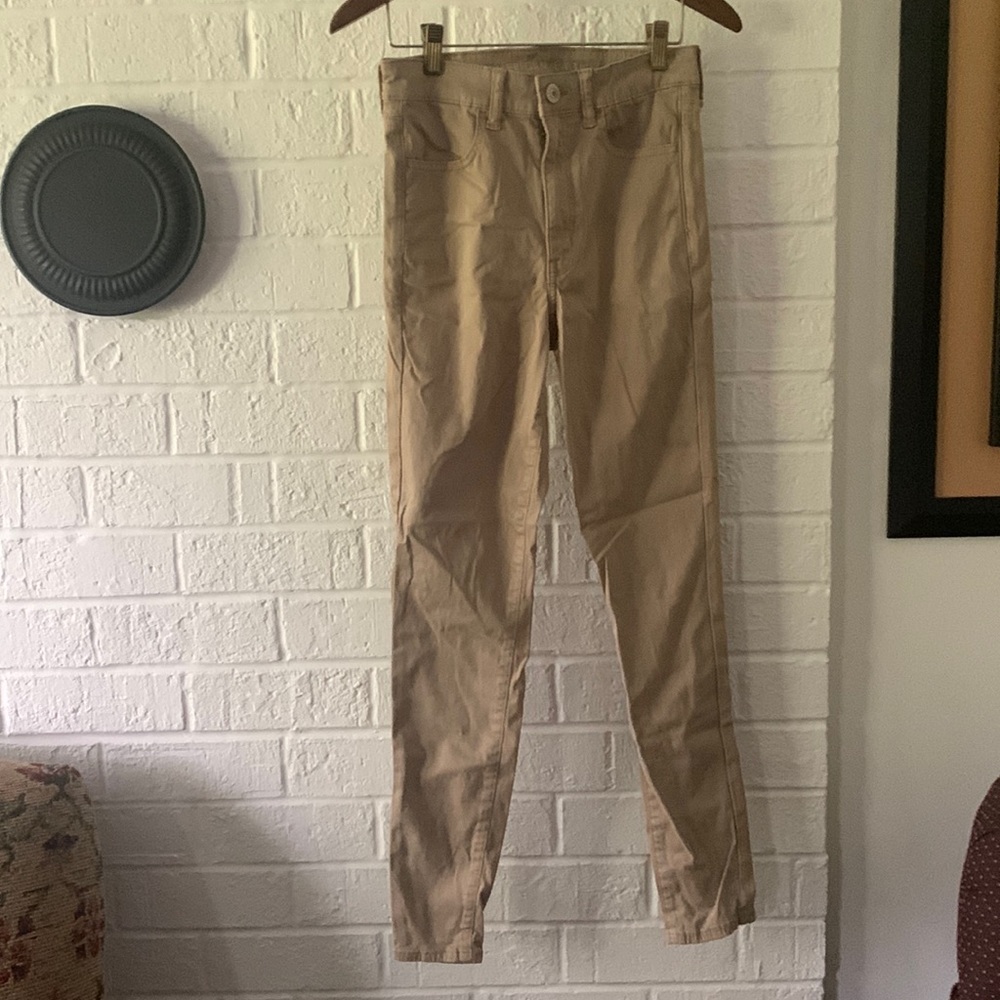 American Eagle Women’s Khaki Size 6 Regular
